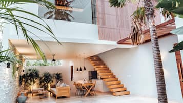 Villa, Patio | Bar mini, peti besi dalam bilik, ruang kerja komputer riba