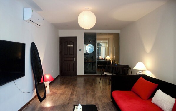 Una Smart TV, libros