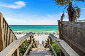 Beach nearby, sun loungers, beach towels