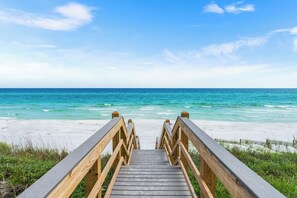 Beach nearby, sun loungers, beach towels