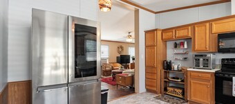 Cozy Little Cottage - Next to Lake Palestine