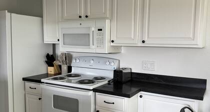 Cozy 2-bedroom condo in delightful Fountain Hills, Close to Downtown