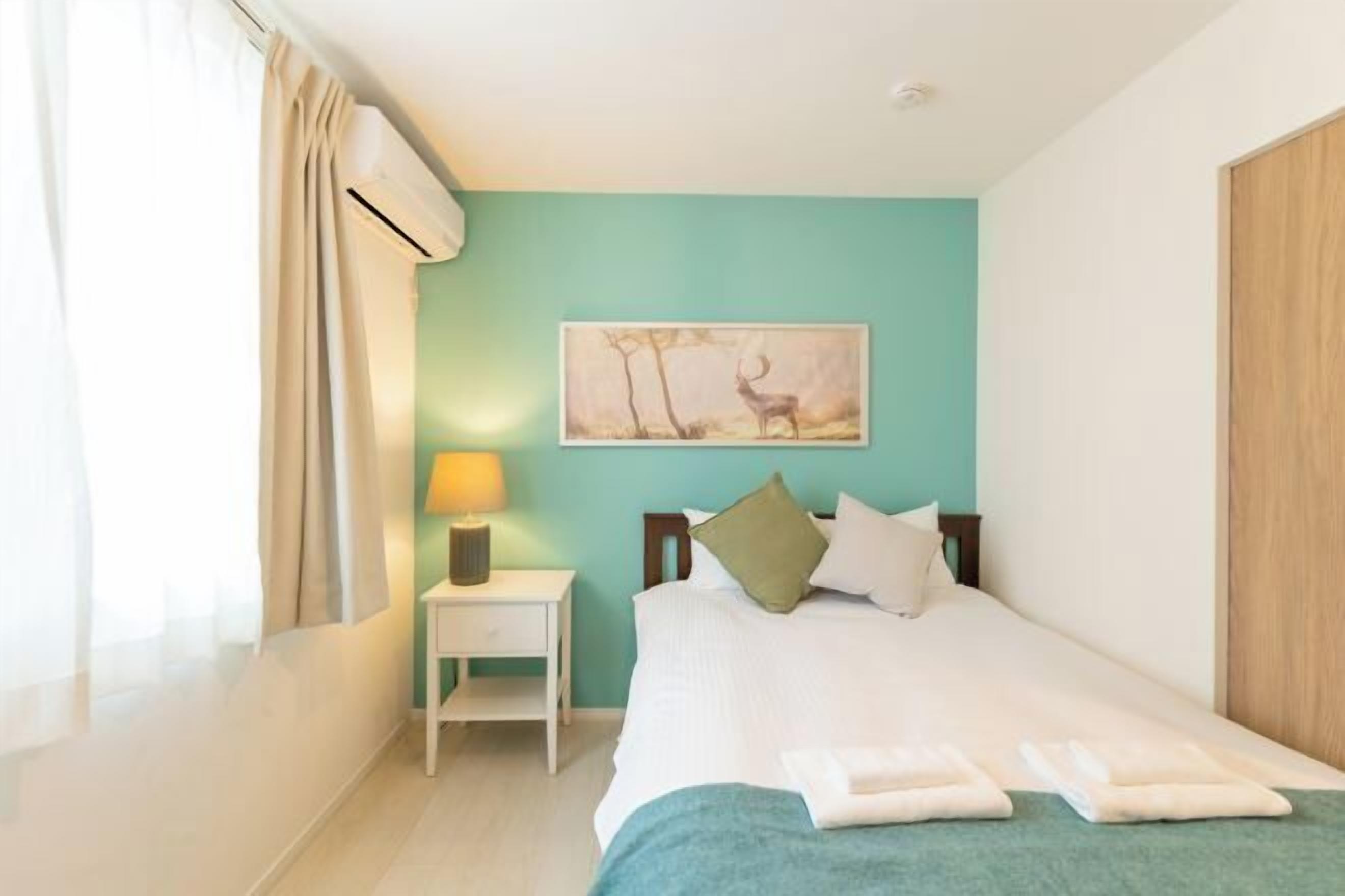 Blackout curtains, free WiFi, bed sheets