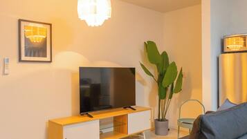 Elite House | Living area | Flat-screen TV