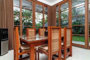 Dining room - Bale Gede Luxury Villas by Moria (Seminyak)
