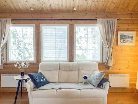 TV. Jerisrannantie 7 by Interhome