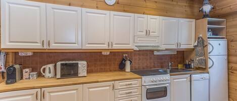 Geladeira, micro-ondas, lava-louças