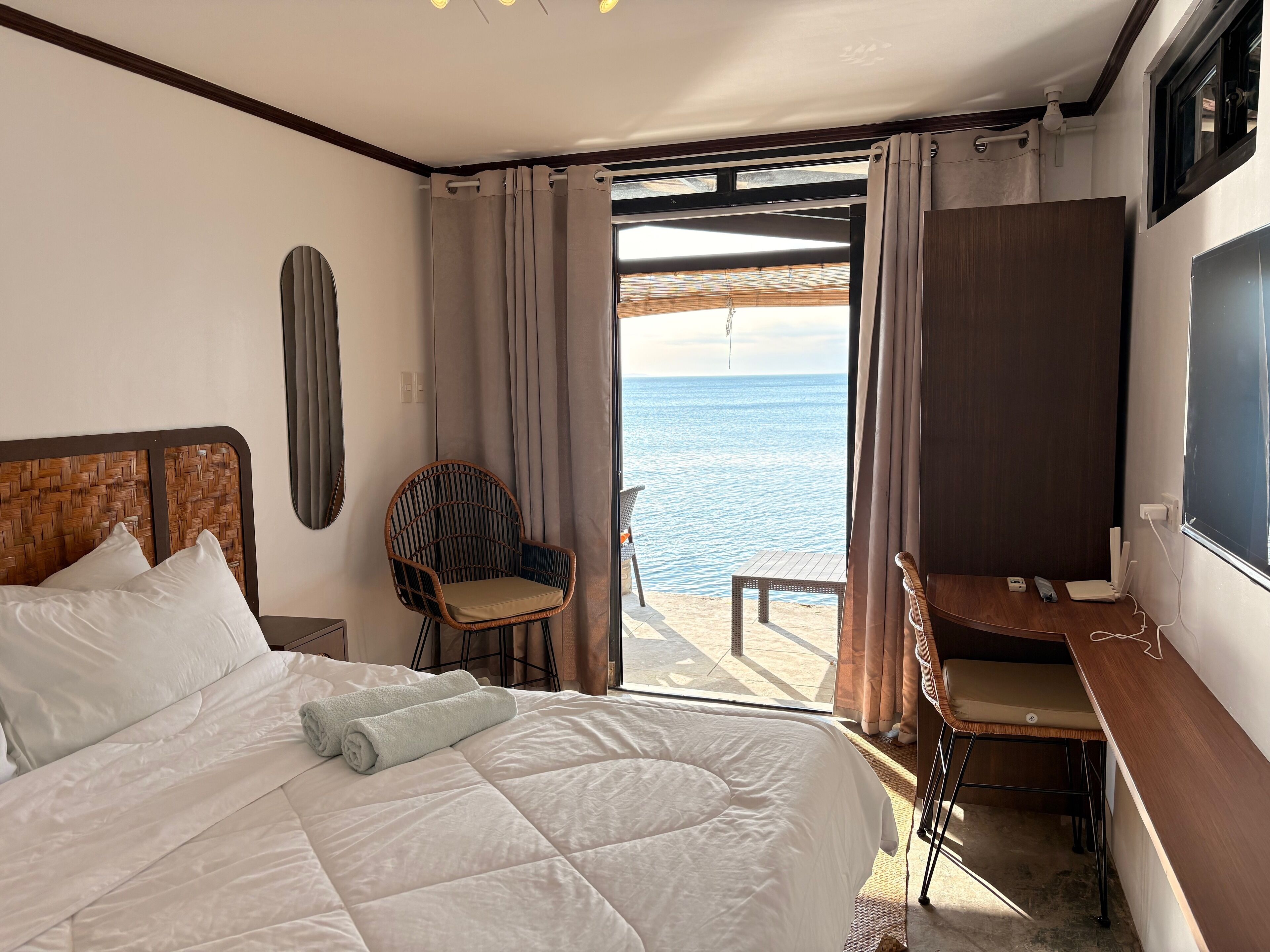 6 chambres, fer et planche à repasser, Wi-Fi, draps fournis