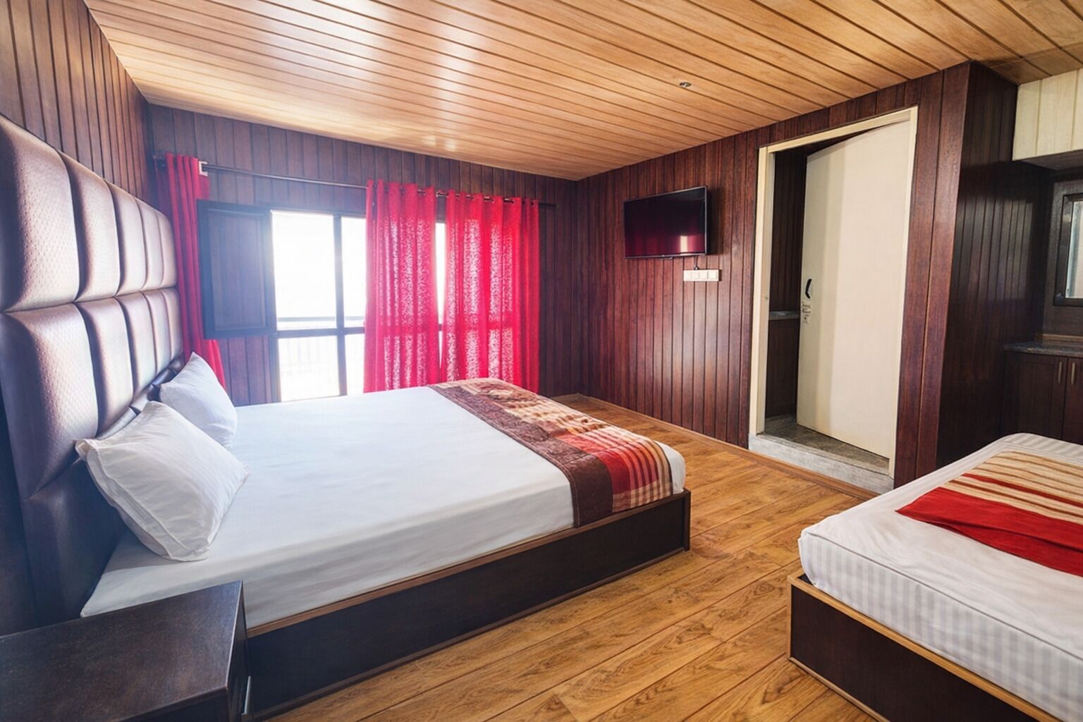 In-room safe, desk, soundproofing, free WiFi