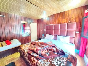 セーフティボックス (室内)、デスク、防音設備、WiFi (無料)