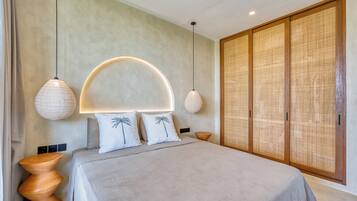 Desk, iron/ironing board, free WiFi