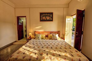 2 habitaciones, escritorio, tabla de planchar con plancha y wifi gratis