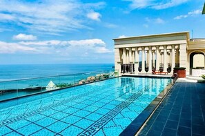 Outdoor pool - Skyline Hillside Apartment Phu Quoc (Phu Quoc)