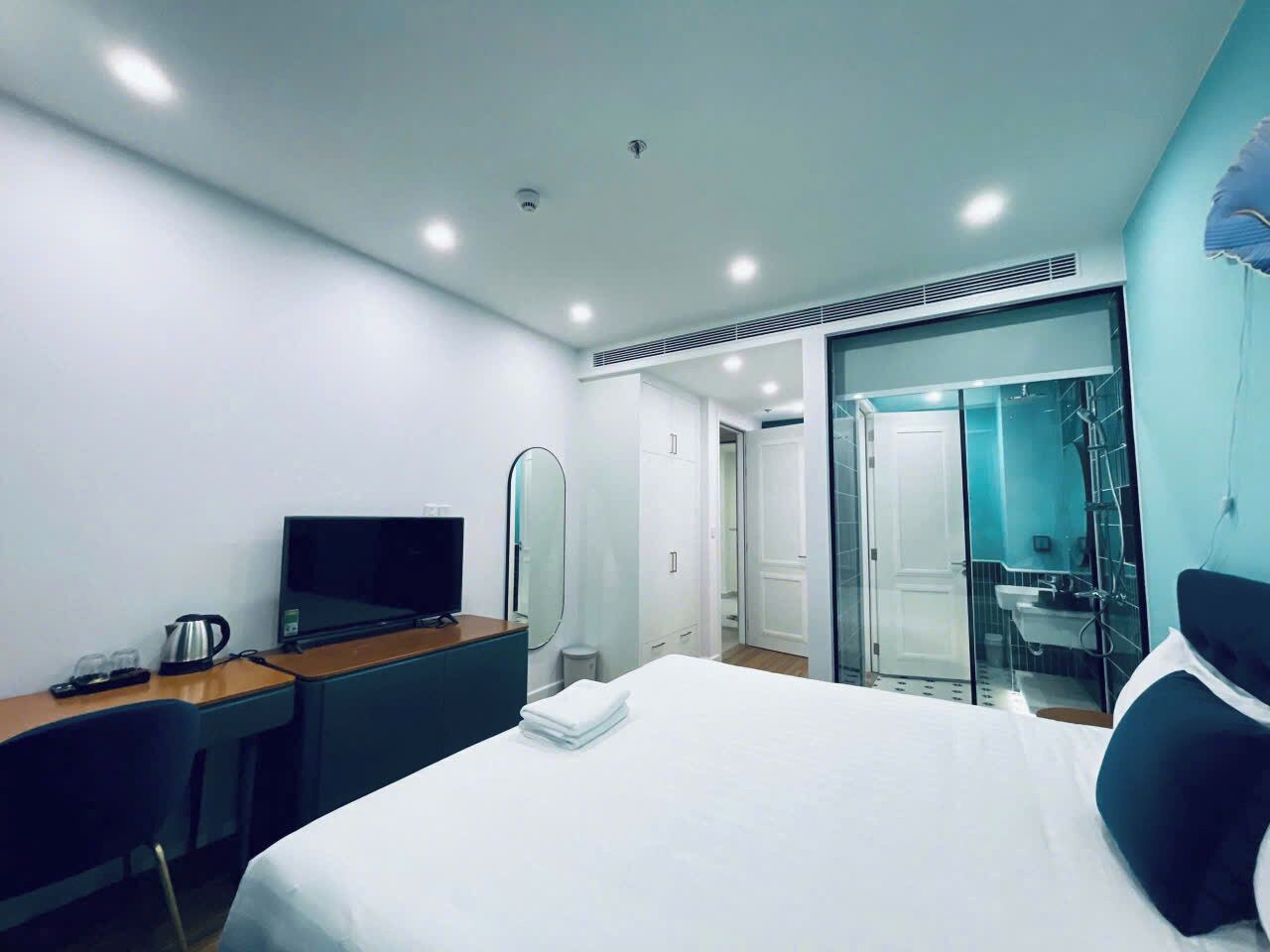 Panoramic Studio | 1 bedroom, individually furnished, desk, laptop workspace