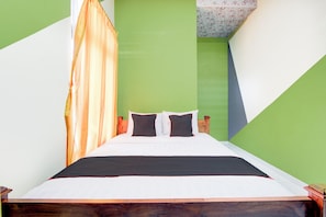 Standard Double Room | Free WiFi, bed sheets