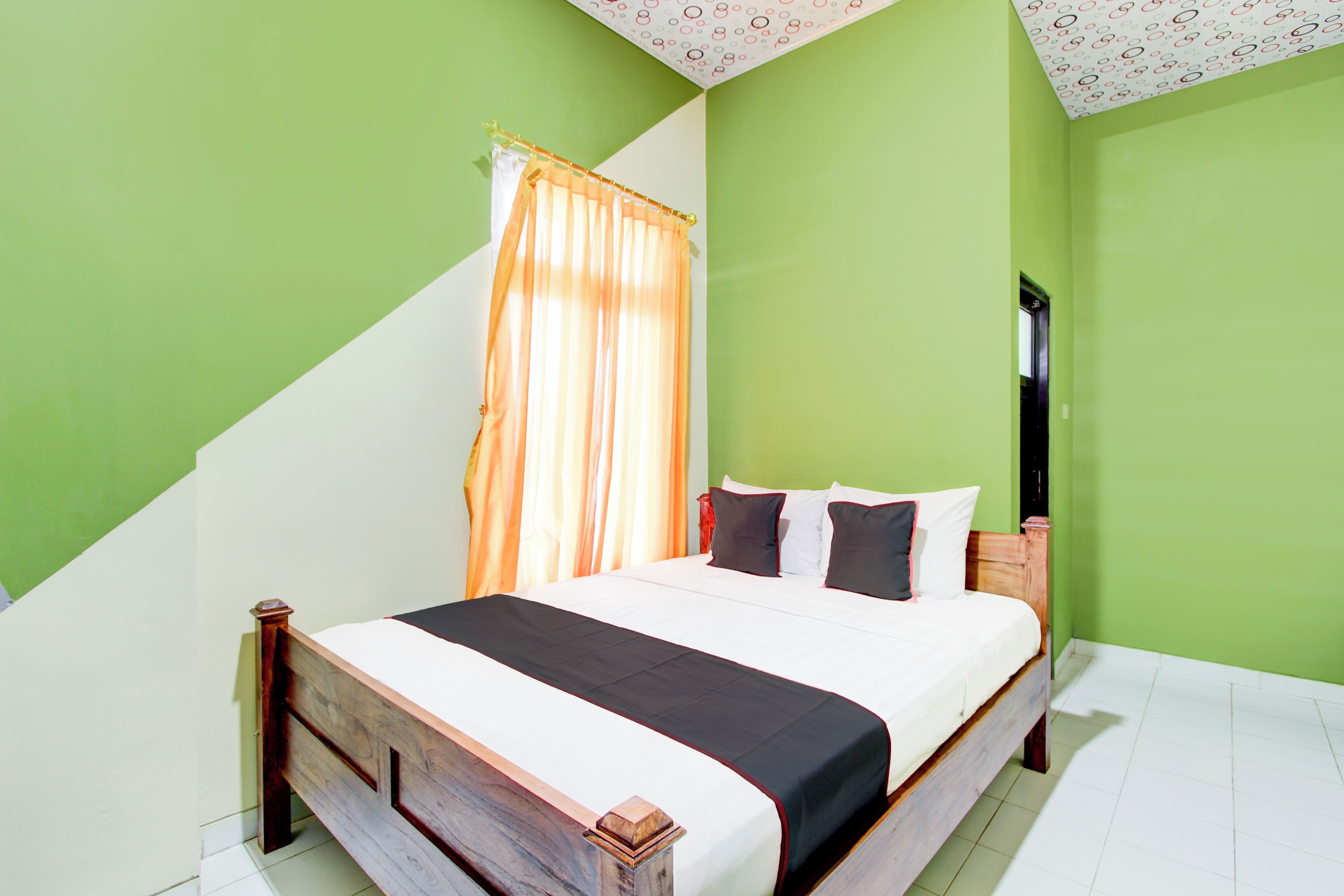 Standard Double Room | Free WiFi, bed sheets