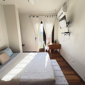 2 habitaciones, tabla de planchar con plancha, wifi y ropa de cama