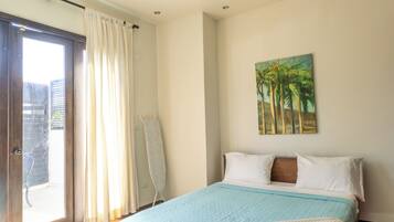 2 habitaciones, tabla de planchar con plancha, wifi y ropa de cama