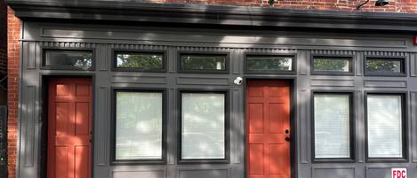 تفاصيل الفندق من الخارج