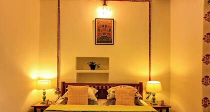 Villa 9 Para – Spacious 2BHK Garden Retreat Family-Friendly Stay - 6 Pax