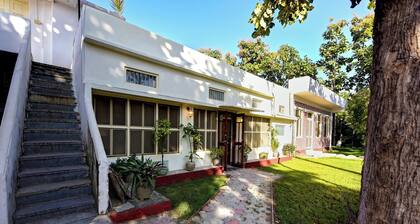 Villa 9 Para – Spacious 2BHK Garden Retreat Family-Friendly Stay - 6 Pax