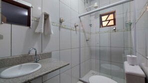 Articles de toilette gratuits, savon, shampoing, papier toilette
