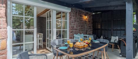 Standard House, Multiple Bedrooms (BalChill House With Sauna And Jacuzzi) | Outdoor dining