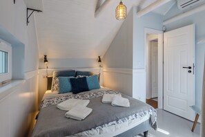 Hus – standard, flere soverom (BalChill House With Sauna And Jacuzzi) | 2 soverom, skrivebord for bærbar PC og strykejern/-brett