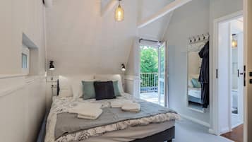 Standard House, Multiple Bedrooms (BalChill House With Sauna And Jacuzzi) | 2 bedrooms, laptop workspace, iron/ironing board, free WiFi