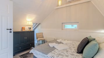 Standard House, Multiple Bedrooms (BalChill House With Sauna And Jacuzzi) | 2 bedrooms, laptop workspace, iron/ironing board, free WiFi