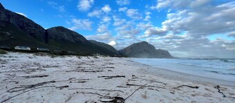 Marvelous 1 Bedroom apartment with WiFi in Betty's Bay, Western Cape,