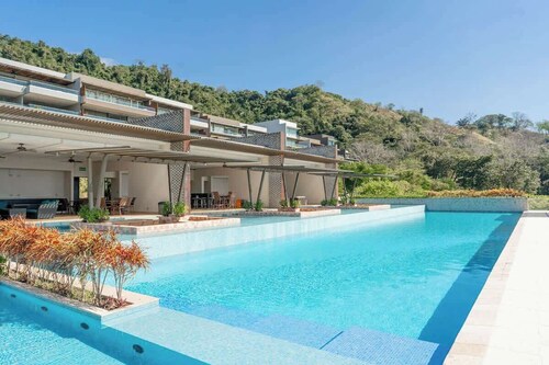 Ocean-View Ground-Floor Condo Near Los Sueños