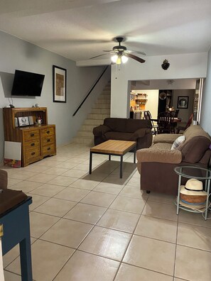 Smart TV - 2-bedroom house in charming Puerto Vallarta with WiFi, AC (Puerto Vallarta)