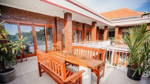 Outdoor dining - Pondok Yogi Guest House Canggu (Kabupaten Badung)