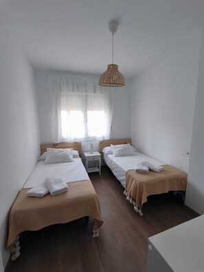 2 bedrooms, iron/ironing board, WiFi, bed sheets