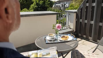 Comfort-Doppelzimmer, Balkon | Zimmersafe, Schreibtisch, laptopgeeigneter Arbeitsplatz