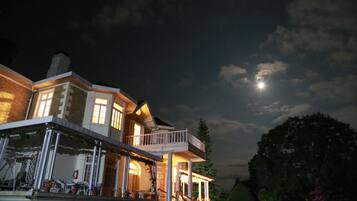 Mặt tiền nơi lưu trú