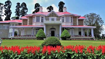 Mặt tiền nơi lưu trú