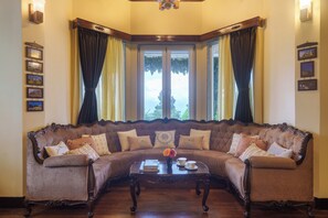 Living area - amã Stays & Trails Adambari Gardens, Kalimpong (Kalimpong)