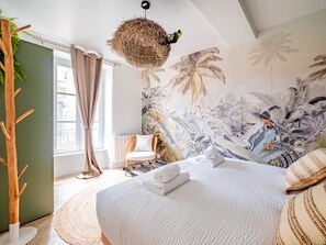 1 bedroom, internet, bed sheets