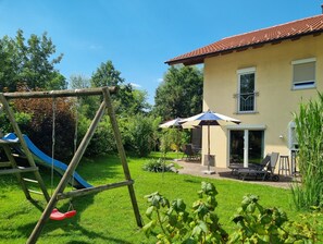 Children’s area - House 1 with mountain view, 125sqm for max. 5 persons (Übersee)