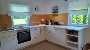 Kühlschrank, Ofen, Herdplatte, Geschirrspüler