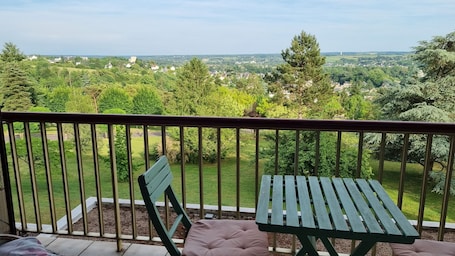 Property grounds. Fully equipped studio with balcony