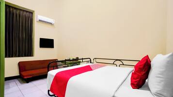 Standard Double Room | Free WiFi, bed sheets