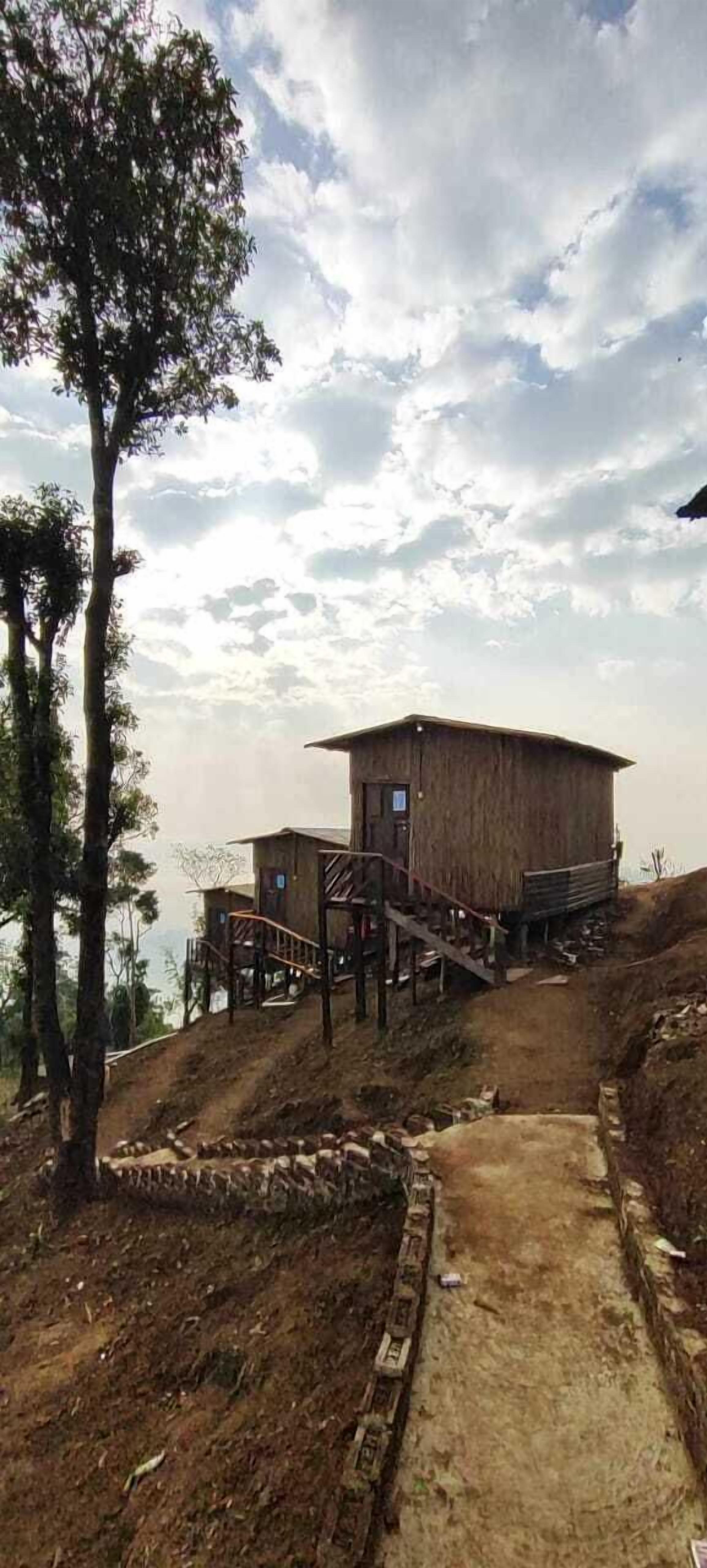 Luxury Cottage, Hill View