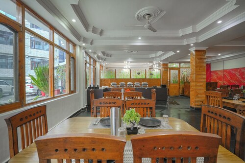 HOTEL NAVEEN MANALI BY BLUEKO HOTEL