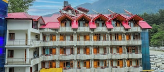 HOTEL NAVEEN MANALI BY BLUEKO HOTEL