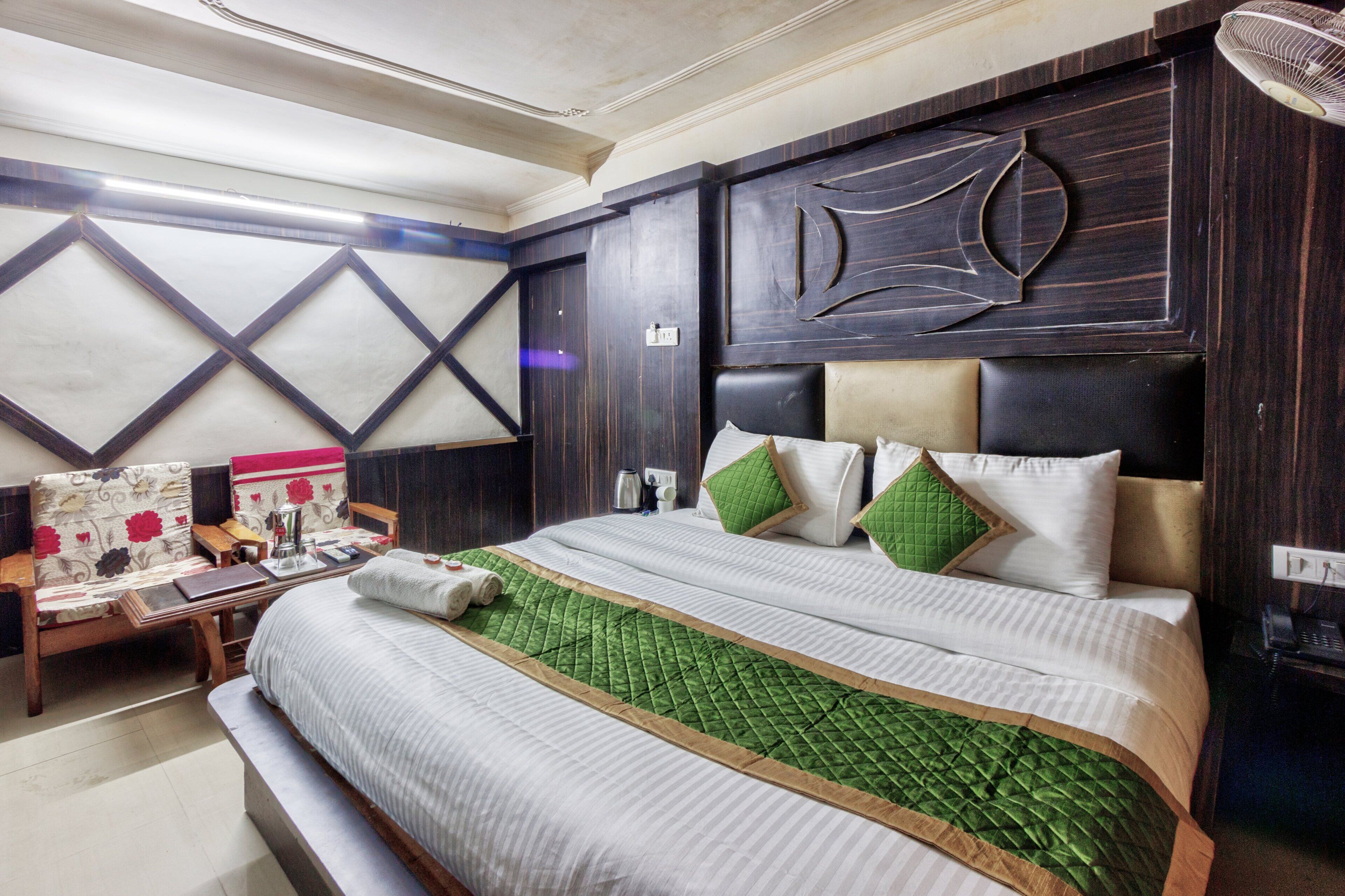 Free WiFi, bed sheets
