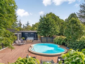 �حمام سباحة