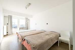 2 bedrooms, iron/ironing board, free WiFi